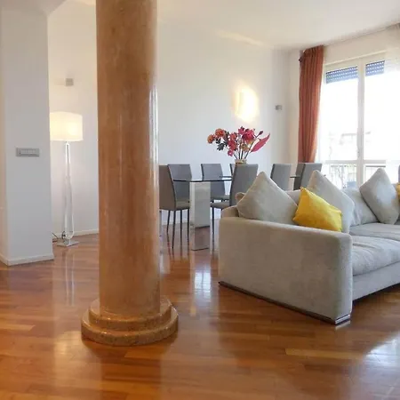 Luxury Apartment Апартаменты